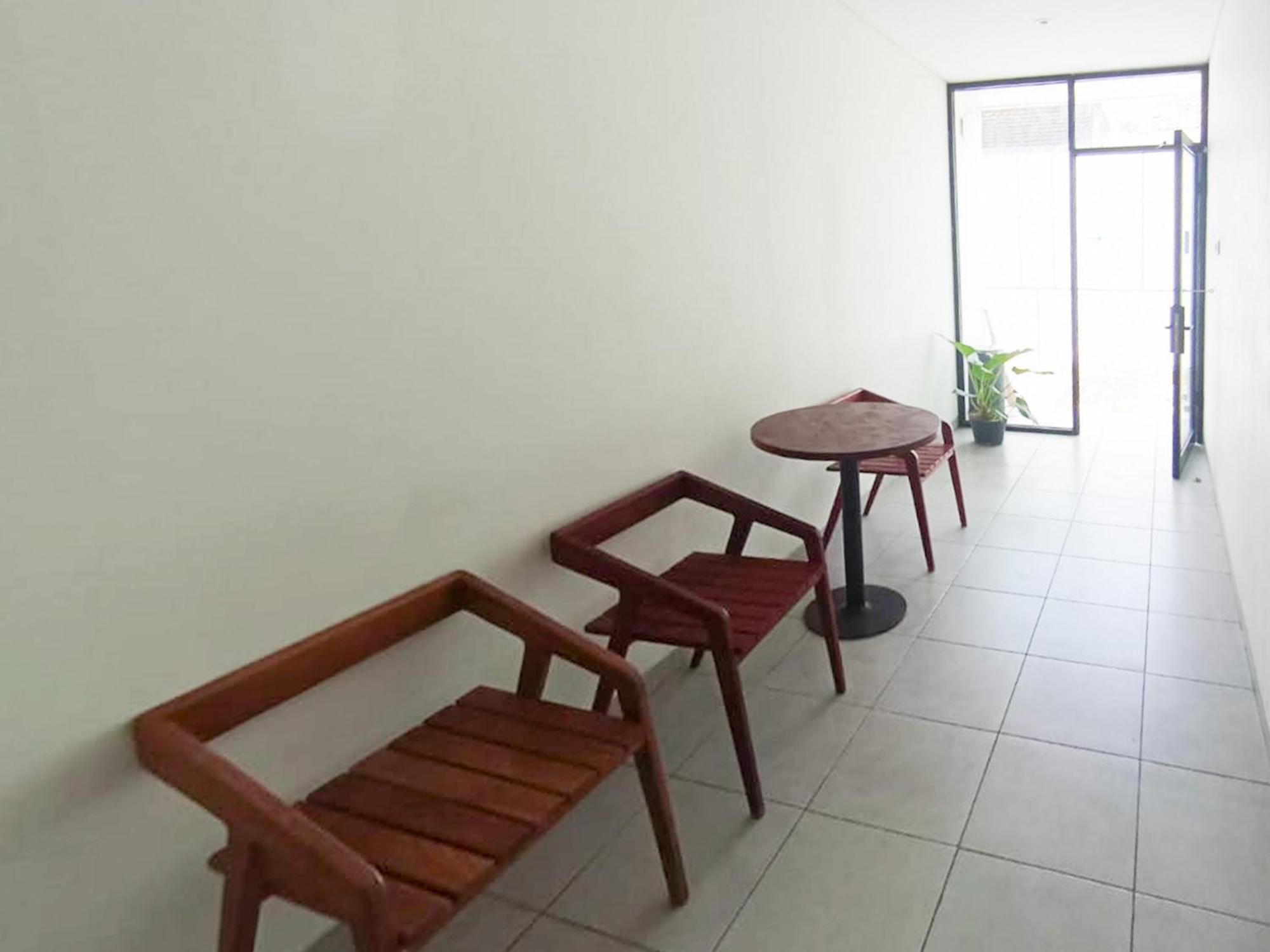 Ofo Kost Premium Kampung Inggris Pare Syariah Mitra Reddoorz Hotel Exterior photo