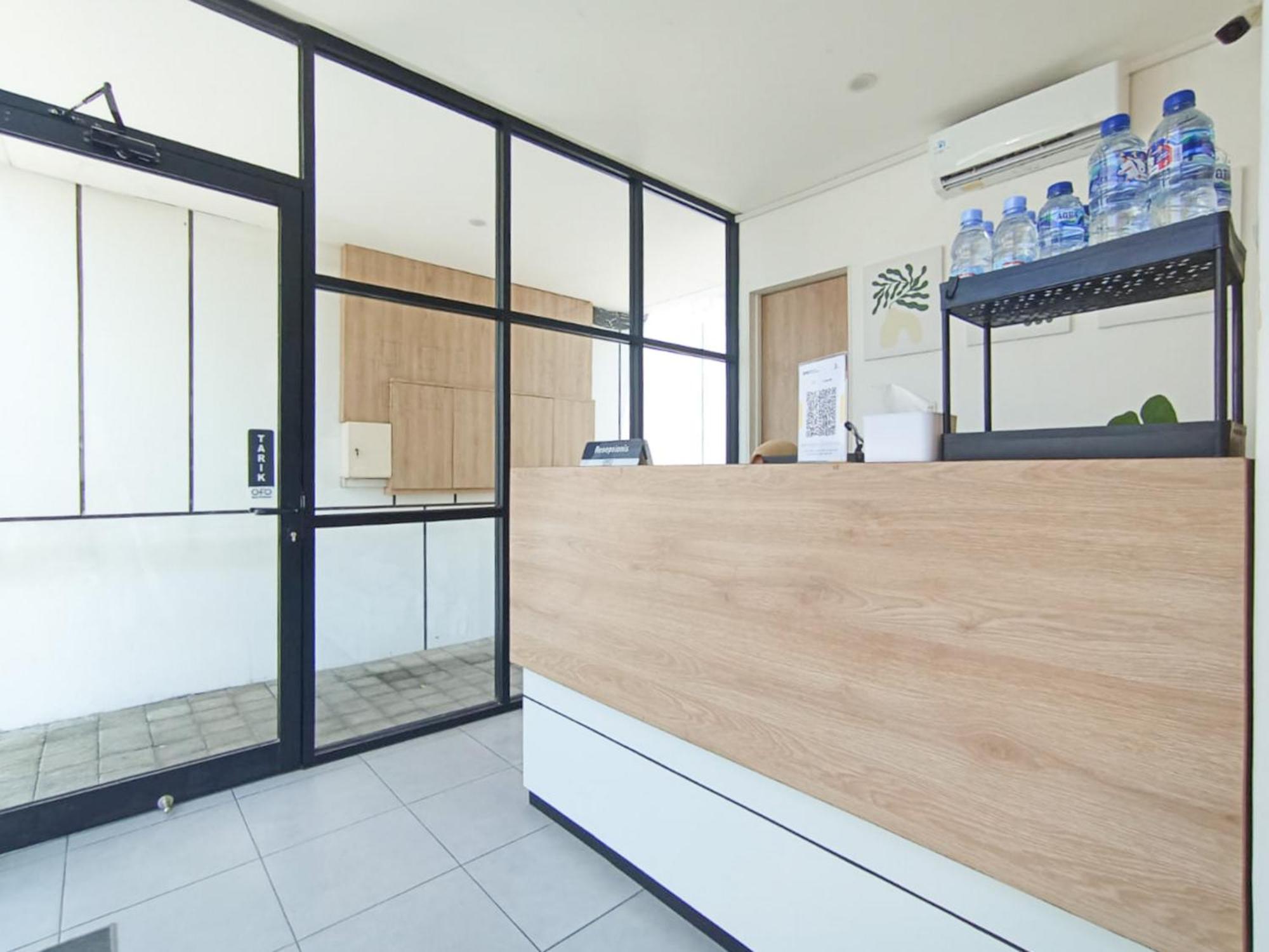 Ofo Kost Premium Kampung Inggris Pare Syariah Mitra Reddoorz Hotel Exterior photo